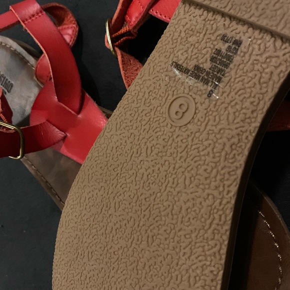 4 pairs of Mossimo sandals. Cute and comfy for walking and all day wear! - Picture 4 of 5